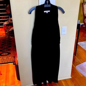 Beautiful little black dress! Perfect for holiday parties and entertaining.